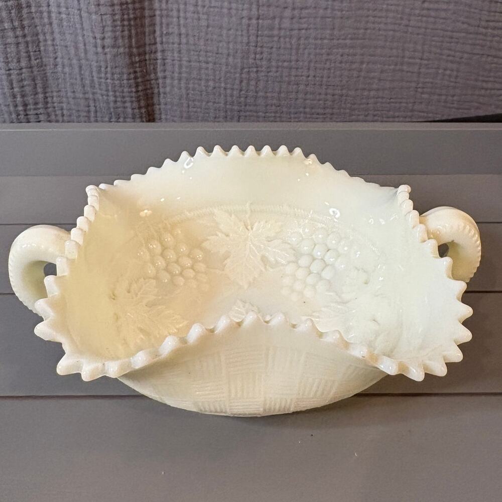 Carnival Northwood Grape & Cable Custard Bonbon-GLOWS